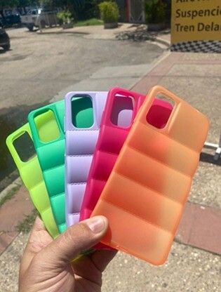 Cover Puffer Logo - iPhone 11 - Lilla